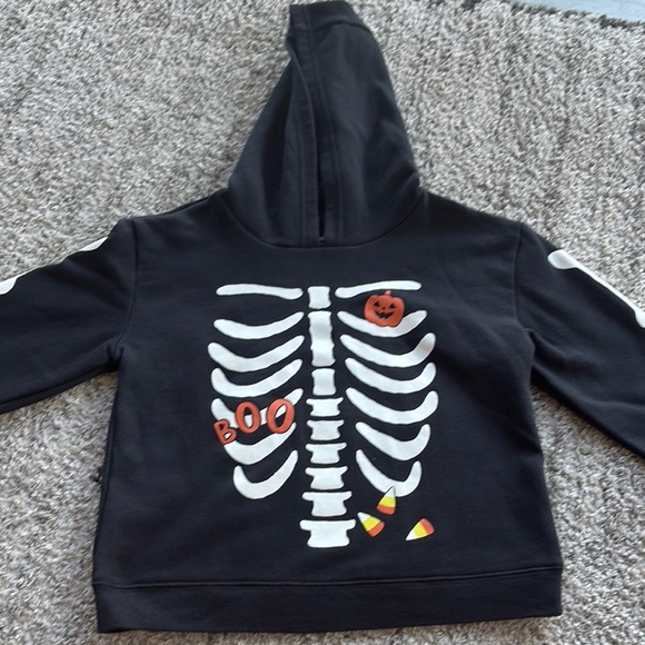 Black sweatshirt w/ hood white skeleton + orange halloween design nwot - Picture 1 of 10